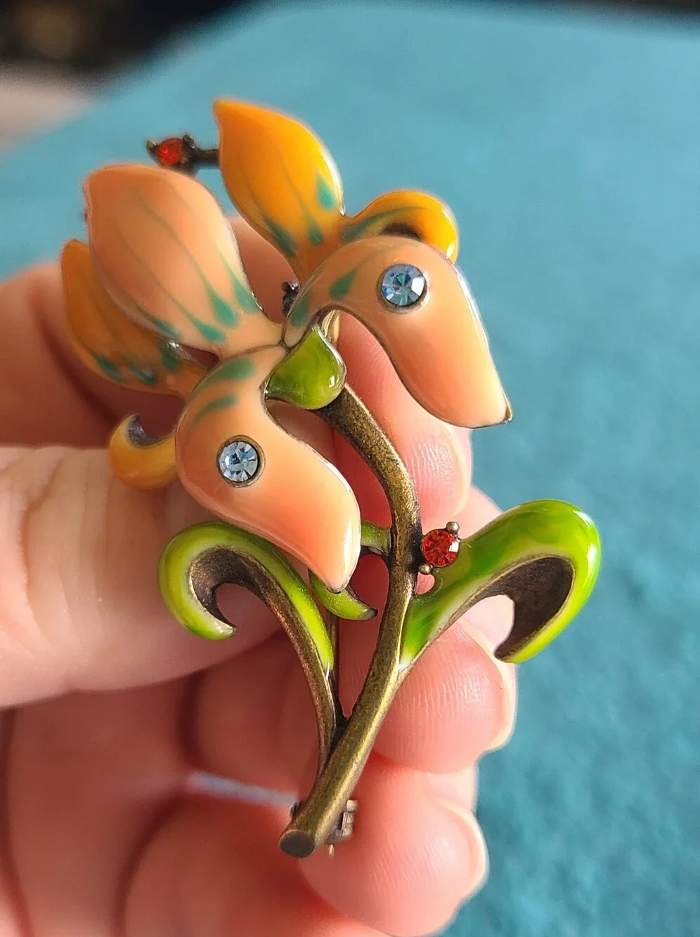 Vintage floral brooch